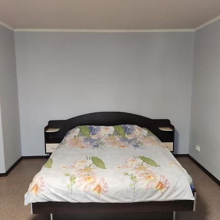 Проспект Миру 35 Apartment Krivoy Rog Ngoại thất bức ảnh